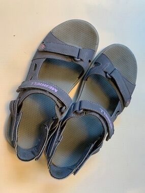 Merrell size 8 Sandals